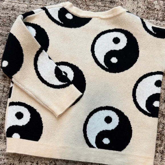 Yin Yang Patterned Cardigan - Picture 4 of 4